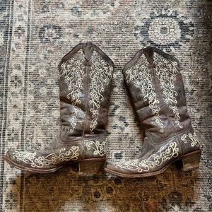 CORRAL WOMEN'S CRATER WITH BONE EMBROIDERY WESTERN BOOTS - SNIP TOE SIZE 7